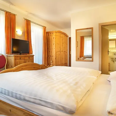 فندق Zedernhof Gesundheits- & Wellnesshotel Stamsried