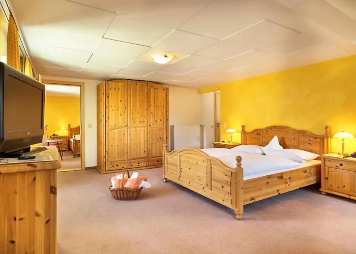 Zedernhof Gesundheits- & Wellnesshotel فندق