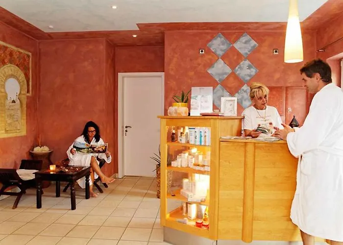 Zedernhof Gesundheits- & Wellnesshotel 3* Stamsried